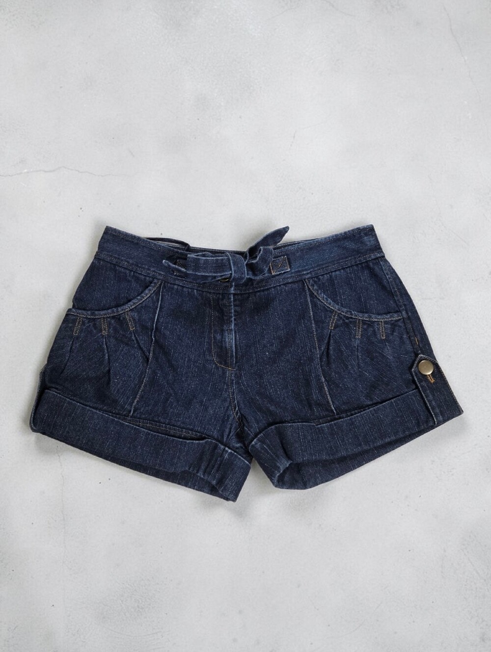 Diane Von Furstenberg Dark Blue Denim Short Cuff Tie Waist 3.5" Inseam Size 6